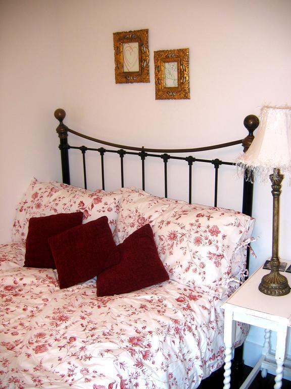 The Heart Of Sainte Mere Eglise Chambre photo